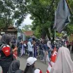 Buruh di Garut Minta UMK Rp3,6 Juta. (Ale/Radar Garut)