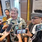 Pembina Dewan Kebudayaan Garut, Rudy Gunawan (kiri) Ketua Dewan Kebudayaan Garut, Irwan Hendarsyah (kanan)