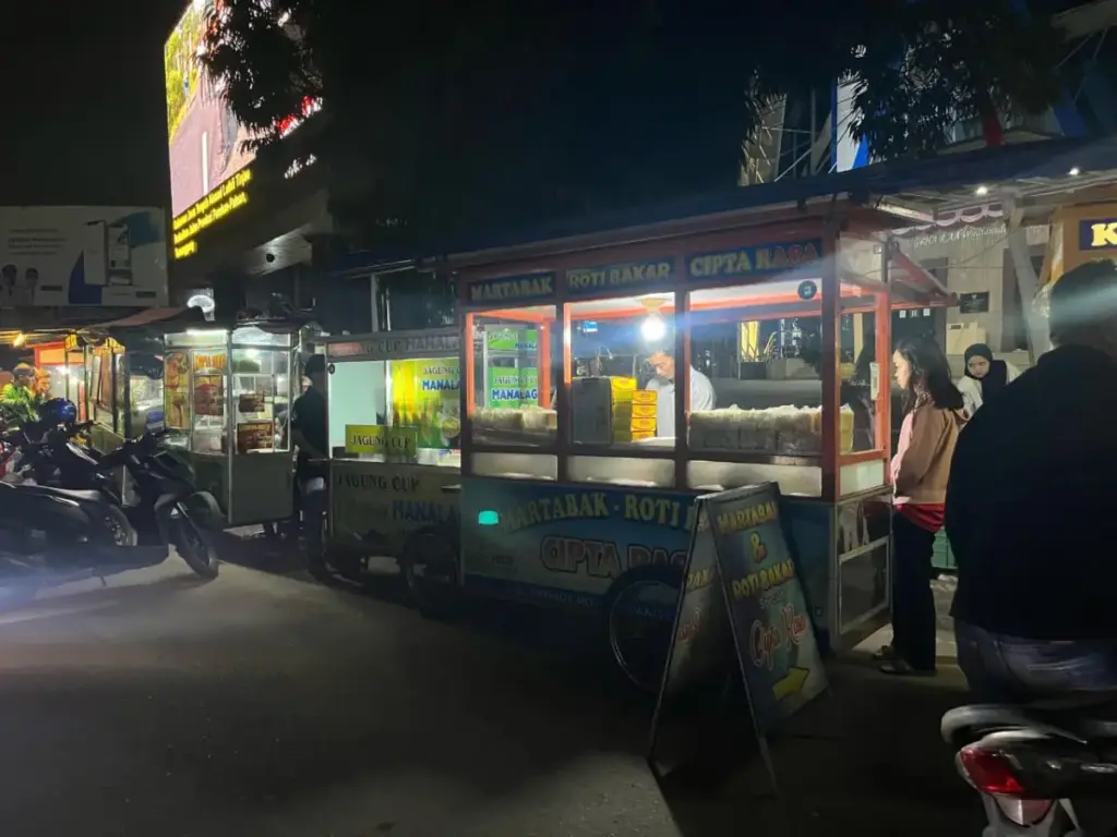 Tempat Relokasi PKL Terbatas, DPRD Garut Usulkan Pemanfaatan Ruang Publik Bergilir Kondisi PKL di Garut yang hingga saat ini belum di relokasi. (Rizka/Radar Garut)