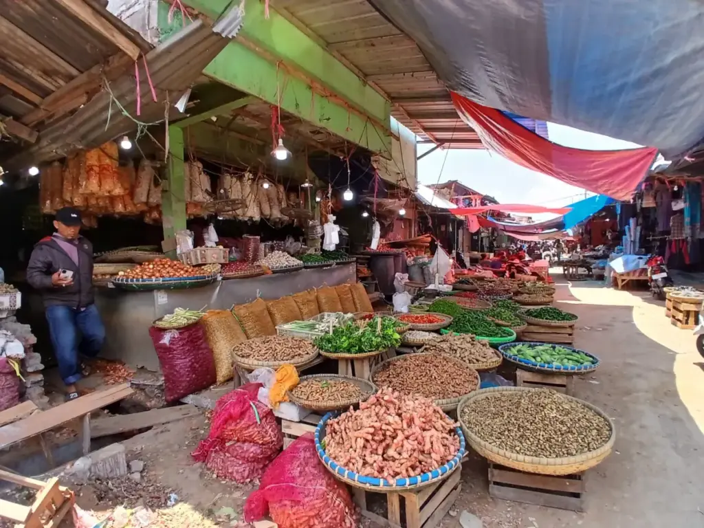 Jelang Nataru, Sejumlah Harga Pangan di Garut Alami Kenaikan. (Rizki/Radar Garut)