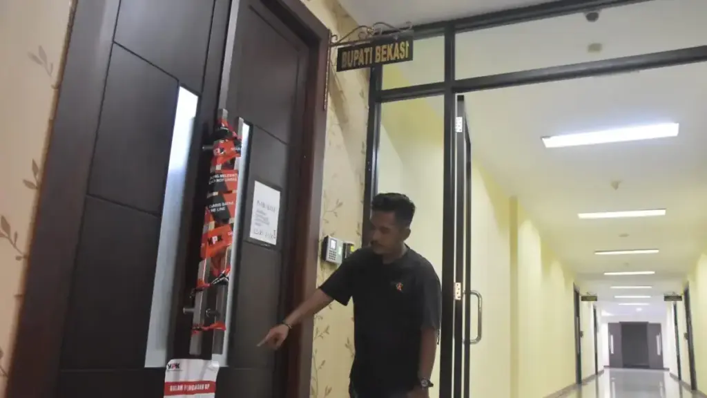 KPK Segel Ruang Kerja Bupati Bekasi di Kompleks Pemkab KPK Segel Ruang Kerja Bupati Bekasi di Kompleks Pemkab. (Ist)