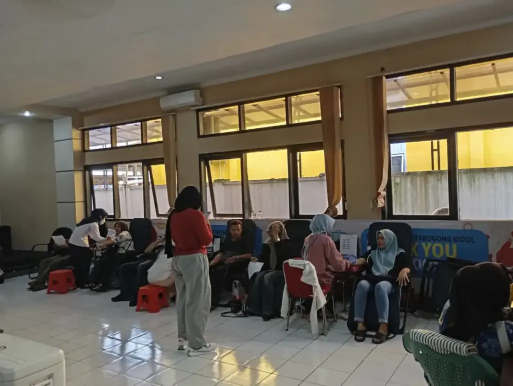 Kegiatan donor darah yang digelar Palang Merah Indonesia (PMI) Kecamatan Tarogong Kidul