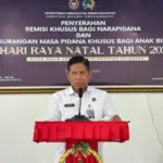 Kepala Lapas Kelas IIA Garut, Rusdedy, membacakan Sambutan Menteri Imigrasi dan Pemasyarakatan Republik Indone