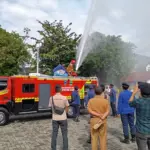 Pemkab Garut menerima bantuan mobil pancar pemadam kebakaran dari pemerintah provinsi. (Ale/Radar Garut)