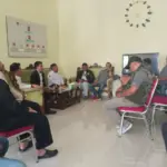 Gapermas mendatangi Kemenag Garut, diskusi terkait temuan biaya nikah di luar ketentuan. (Feri/Radar Garut)