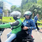 ASN menggunakan kendaraan umum saat apel gabungan di Setda Garut. (Rizka/Radar Garut)