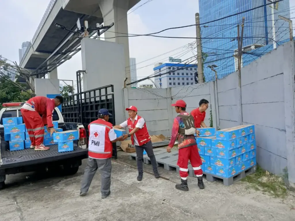 PMI Garut Kirim Relawan untuk Bantu Korban Banjir Bandang di Sumatera dan Aceh PMI Kabupaten Garut Kirim Relawan untuk Bantu Korban Banjir Bandang di Sumatera dan Aceh