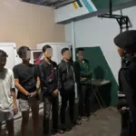 Lima orang juru parkir liar yang diamankan polisi. (Istimewa)