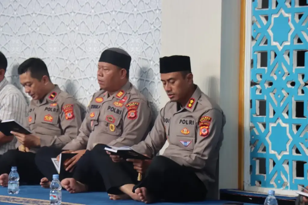 Polres Garut Laksanakan Binrohtal dan Doakan Keselamatan Warga yang Terdampak Bencana Polres Garut Laksanakan Binrohtal dan Doakan Keselamatan Warga yang Terdampak Bencana. (Istimewa)