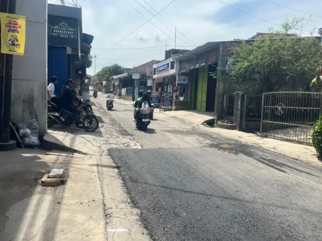 Dukung Swasembada Pangan dan Wisata, PUPR Garut Genjot Perbaikan Jalan Margawati PUPR Garut perbaiki Jalan Margawati. (Rizka/Radar Garut)