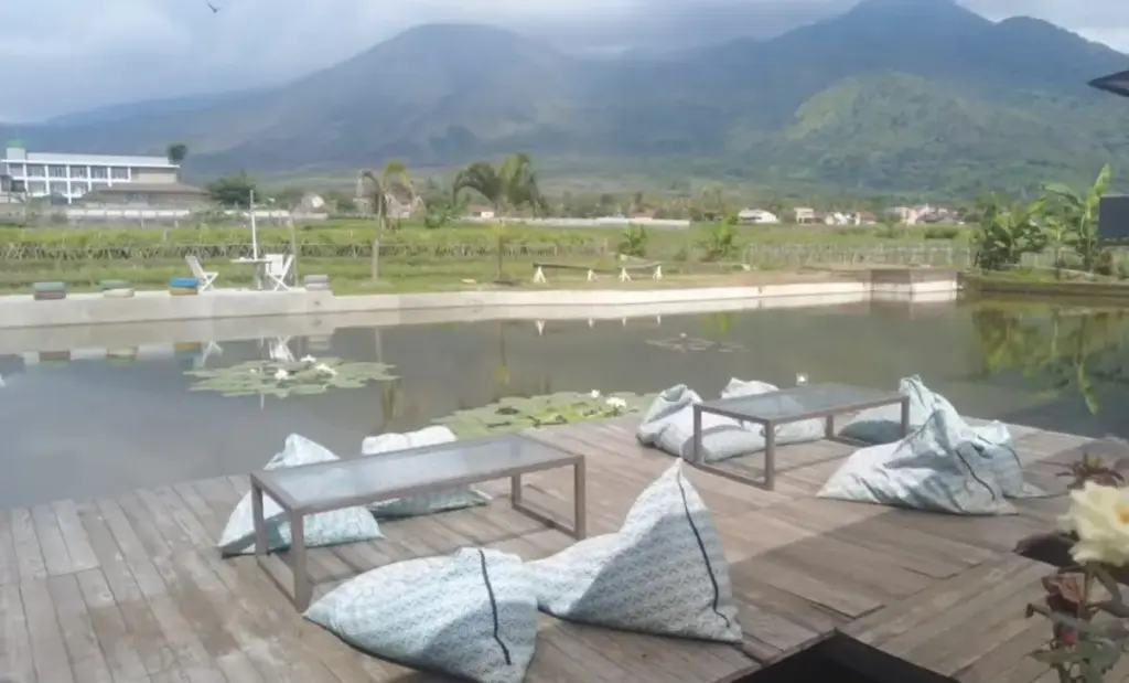 5 Tempat Makan Keluarga di Garut dengan Nuansa Pedesaan Asri dan Menu Khas Sunda 5 Tempat Makan Keluarga di Garut dengan Nuansa Pedesaan Asri dan Menu Khas Sunda