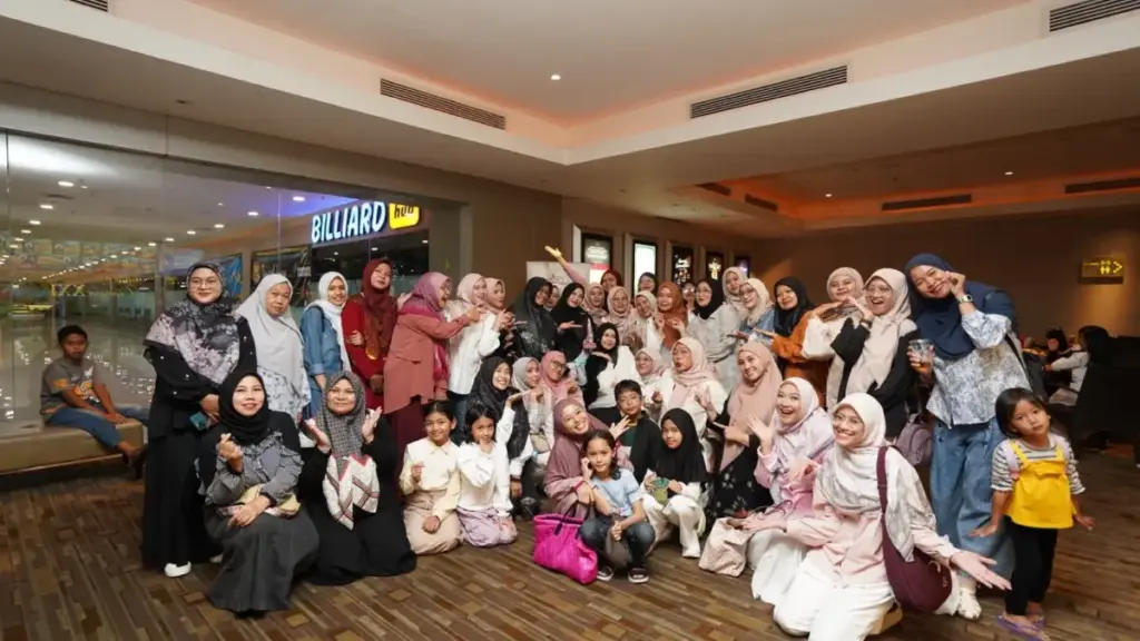 Bukan Sekadar Nonton Bareng: Cara B ERL Menghadirkan Kebersamaan Nyata untuk Ratusan Mitranya Bukan Sekadar Nonton Bareng: Cara B ERL Menghadirkan Kebersamaan Nyata untuk Ratusan Mitranya