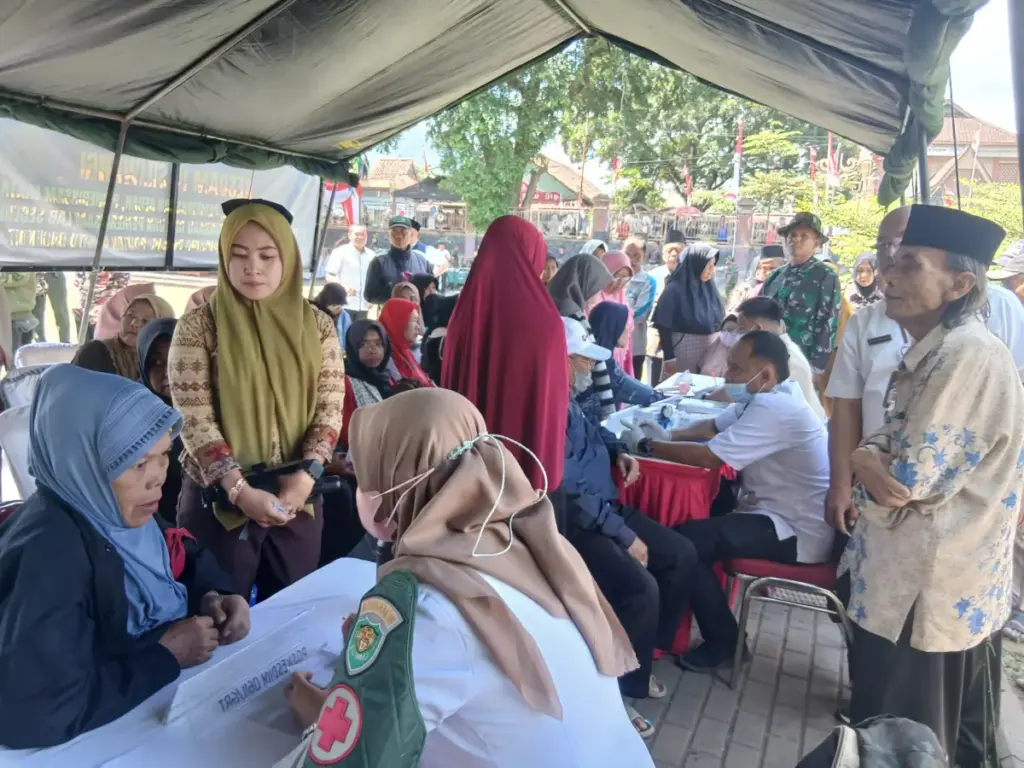 Pelayanan Publik Dimulai dari Sikap, Bukan dari Kursi Jabatan Pelayanan Publik Dimulai dari Sikap, Bukan dari Kursi Jabatan. (Rizki/Radar Garut)