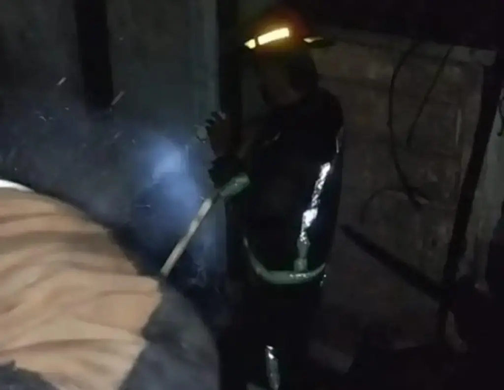 Rumah Permanen Hangus Terbakar di Garut Kota, Kerugian ditaksir Rp100 Juta Rumah Permanen Hangus Terbakar di Garut Kota, Kerugian ditaksir Rp100 Juta