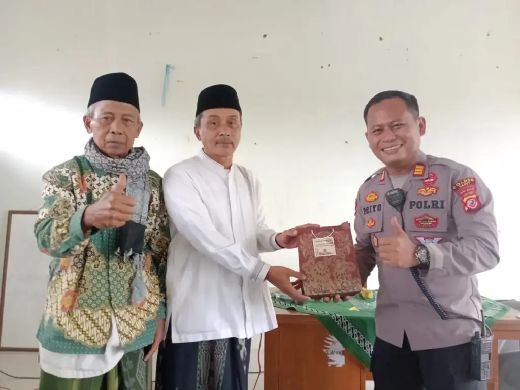 Polsek Bungbulang Gandeng Ponpes Nijamiah Syafi’iyah untuk Perkuat Keamanan Lingkungan. (Ist)