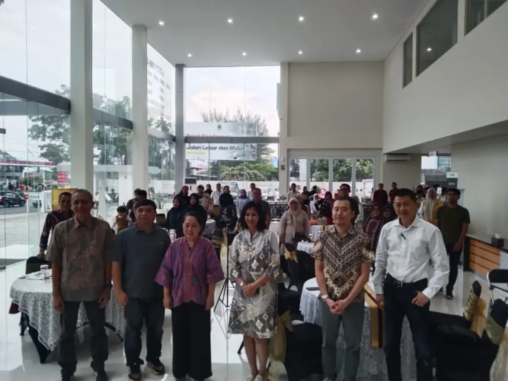 Perkuat Hubungan dengan Pelaku Usaha di Garut, Mitsubishi Fuso Gelar Rangkaian Acara Bersama Konsumen