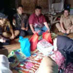 Yudha Puja Turnawan mengunjungi Nandang penyandang disabilitas mental