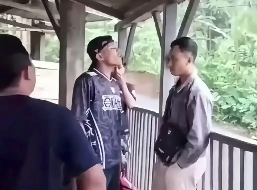Viral Dugaan Intimidasi Anak Kades terhadap Warga Pengkritik Dana Desa di Garut