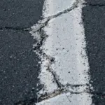 Retak Sedikit, Risiko Meluas: Pentingnya Perawatan Dini yang Sering Terlupakan