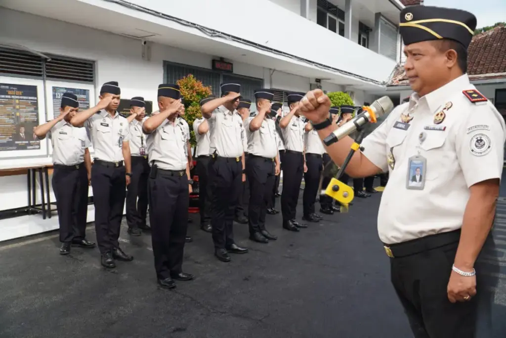 Apel Perdana di 2026, Pegawai Rutan Garut Gunakan Seragam Dinas Baru istimewa