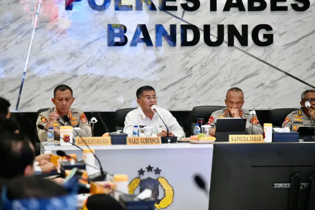 Wagub Jabar Ajak Warga Nobar Persib vs Persija, Pengamanan Pertandingan Diperketat istimewa