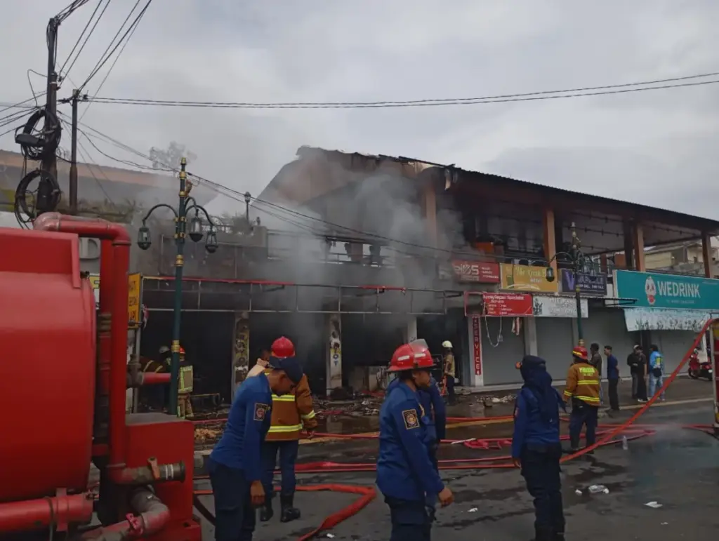Bupati Garut Soroti Minimnya Sosialisasi Nomor Darurat Emergency, Usai Kebakaran di Pusat Kota