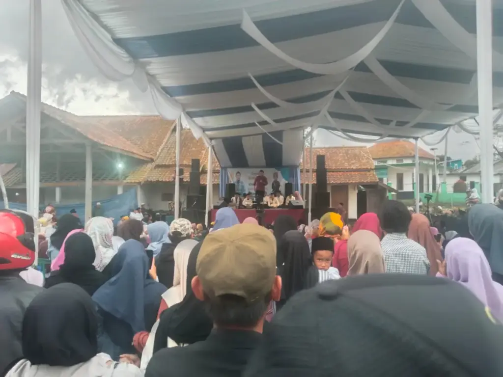 Ustadz Viral Nana Gerhana Ceramahi Warga Garut: Jangan Harapkan BLT Jika Masih Mampu