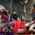 Yudha Puja Turnawan mengunjungi emak Onah dan emak Juhanah