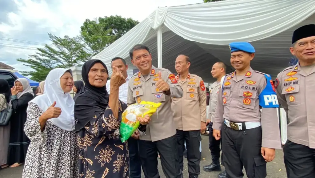 Polres Tasikmalaya Gelar Gerakan Pangan Murah, Ratusan Warga Serbu Pasar Ramadan istimewa