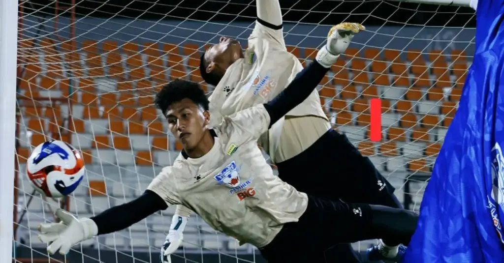 Duel Penentuan Takhta di Samarinda: Persib Bandung Siap Taklukkan Keangkeran Stadion Segiri (Instagram Official Persib/radargarut.id)