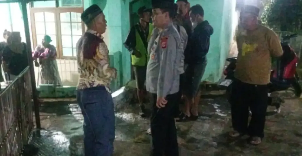 Geger di Wanaraja! Pria Asal Pemalang Diamankan Polisi Usai Rusak Fasilitas Masjid Saat Tarawih (Instagram @polresgarut/radargarut.id)