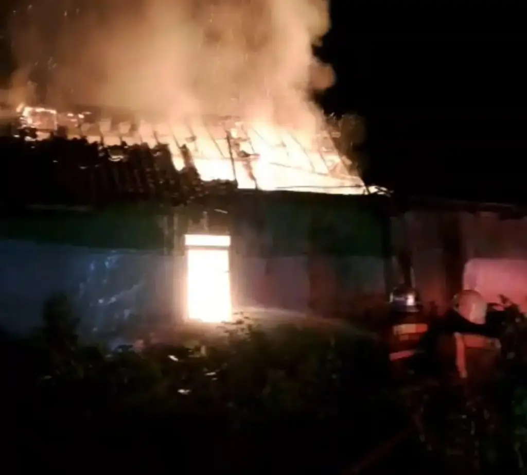 Akibat Kebocoran Gas LPG Sebuah Rumah di Pameungpeuk Garut Terbakar Api, 2 Orang Mengalami Luka istimewa