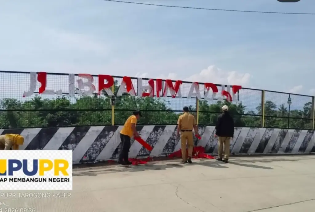 Aksi Vandalisme Rusak Jalan Ibrahim Adjie Garut (puprgarutkab.official/radargarut.id)