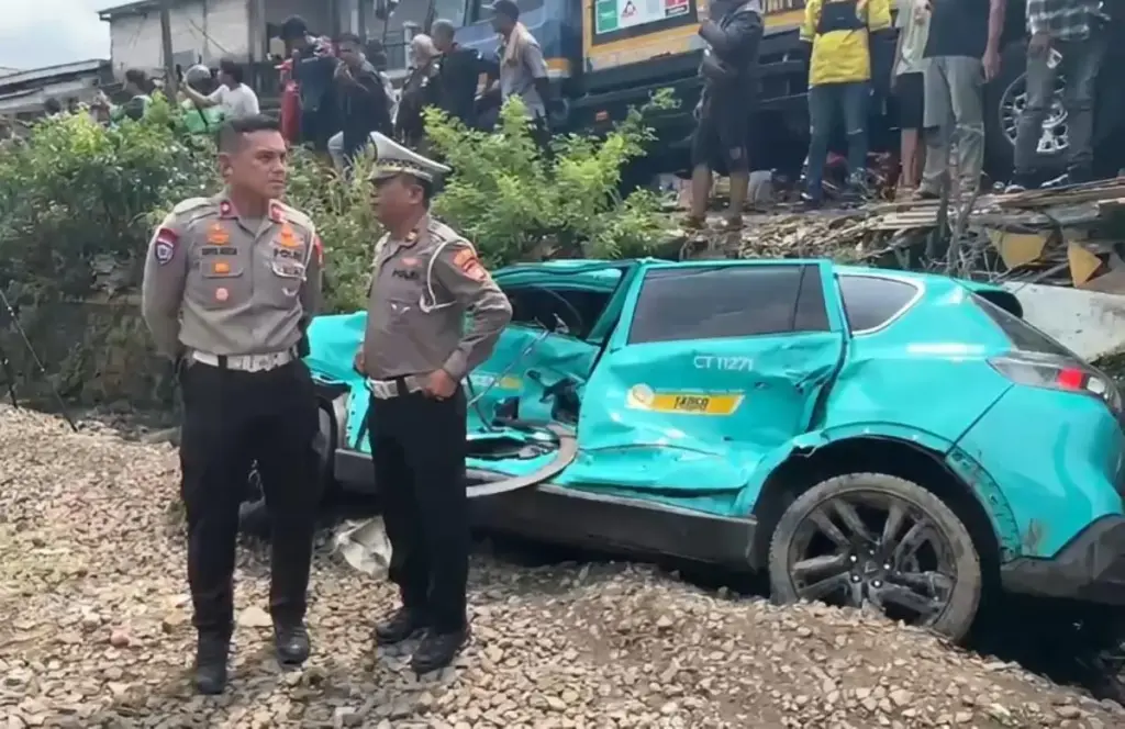 Sopir Taksi Green SM Jadi Tersangka Kecelakaan Kereta Bekasi (Disways)