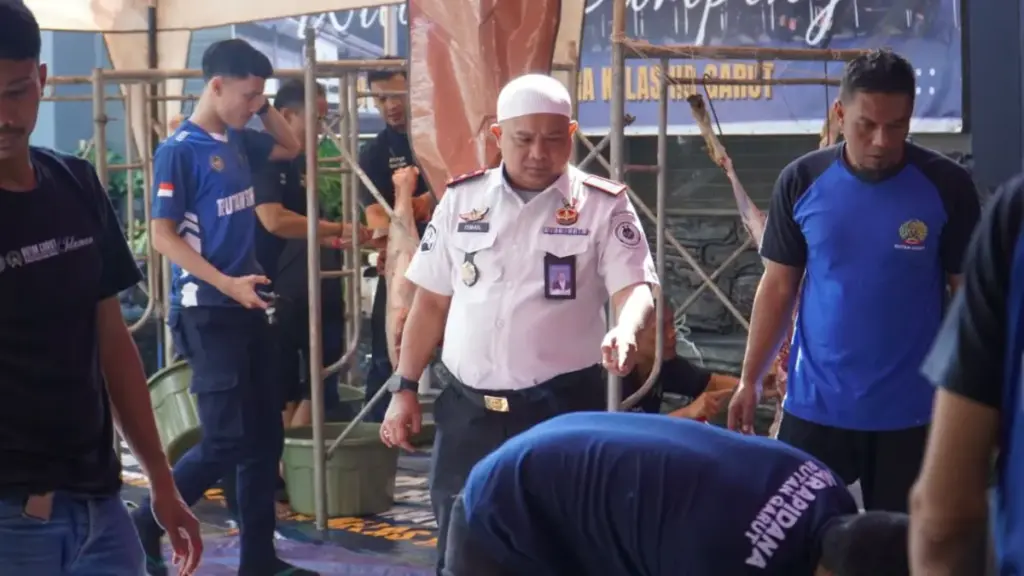 Iduladha di Rutan Garut, Warga Binaan Terlibat Langsung dalam Pemotongan 3 Sapi dan 1 Kambing Kurban istimewa