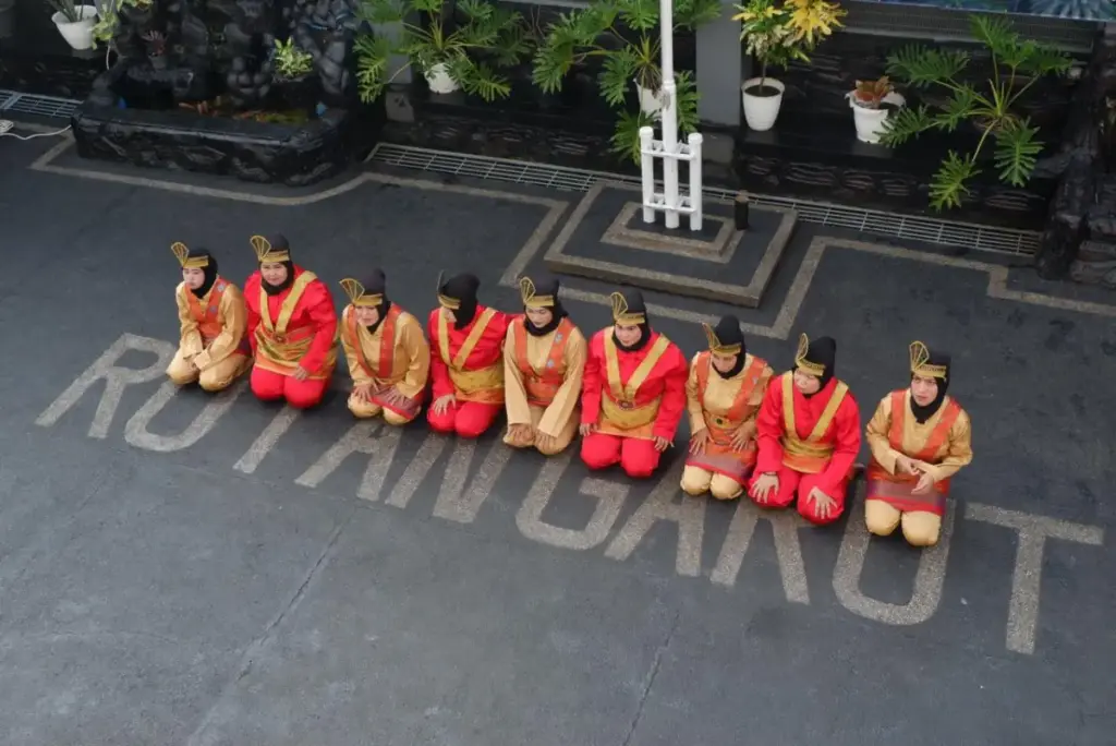 istimewa