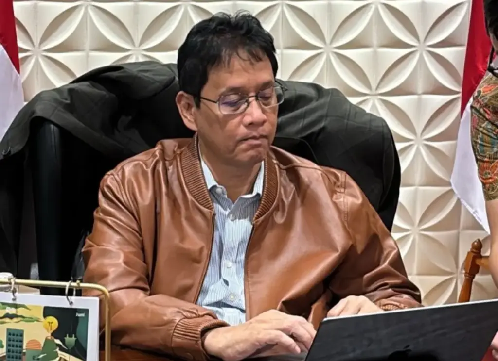 Menteri Keuangan Purbaya Yudhi Sadewa Bangga Pakai Jaket Kulit Garut, Bukti Nyata Dukungan terhadap UMKM Lokal (Istimewa)