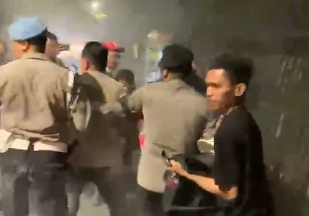 Akibat Bentrok Dengan Polisi, 4 Mahasiswa Pendemo Dilarikan Ke Rumah Sakit (Istimewa)