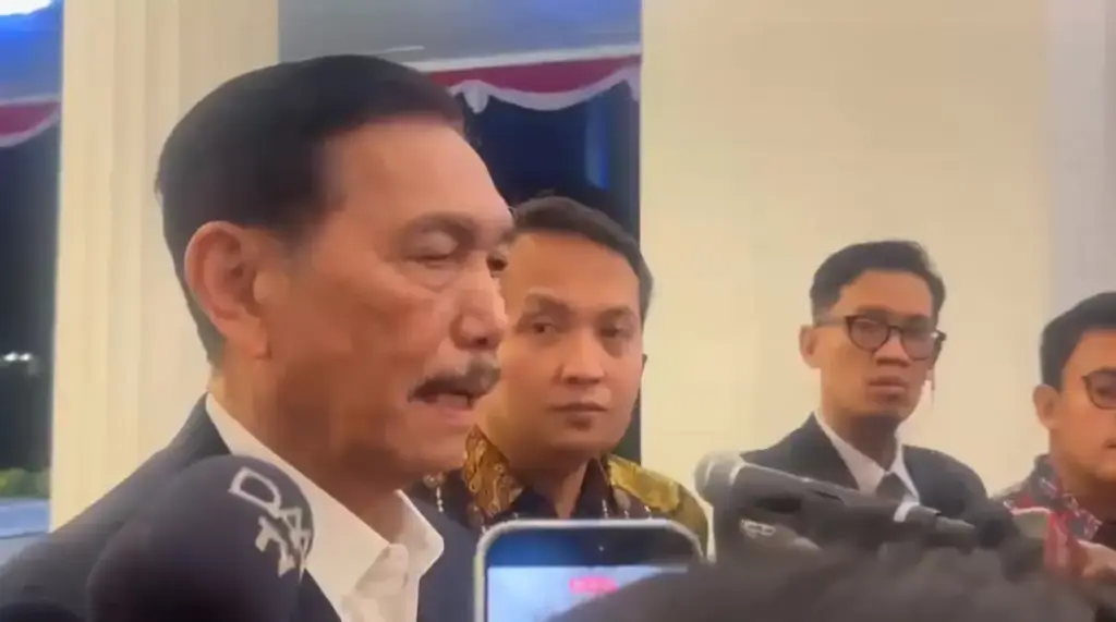 Luhut Sebut Penyaluran Bansos Akan Beralih ke Transfer Tunai Berbasis AI istimewa