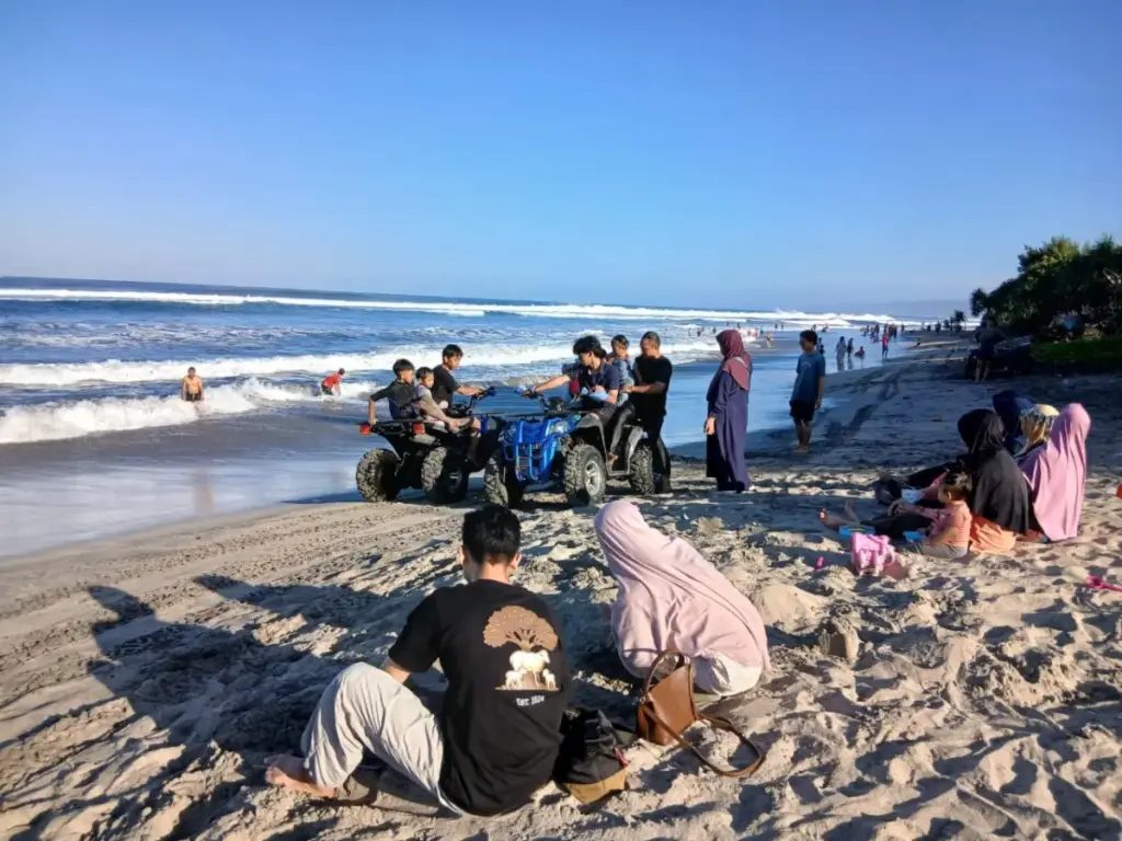 Libur Panjang Mei Dongkrak Kunjungan Wisata ke Garut, Okupansi Hotel Capai 80 Persen Pantai Karangpapak Garut. (Radar Garut)