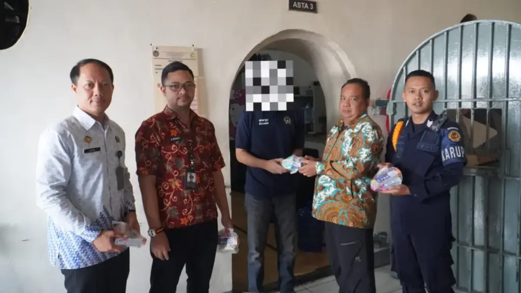 Pastikan Hak Dasar Terpenuhi, Rutan Garut Bagikan Perlengkapan Mandi kepada Warga Binaan istimewa