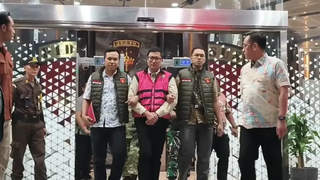 Bos Motor Listrik Emmo Ikut Terseret Kasus Korupsi MBG, Jadi Tersangka Baru! (Disways)