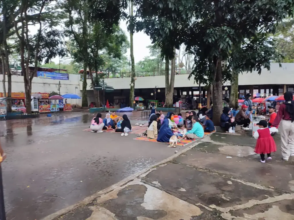 Wisatawan Keluhkan Toilet dan Duduk Harus Bayar di Situ Bagendit, Disparbud Garut Panggil UPT untuk Evaluasi Wisata Situ Bagendit, Garut. (Istimewa)