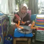 Penjual Sosis Bakar di Alun-alun Garut. (Ale/Radar Garut)