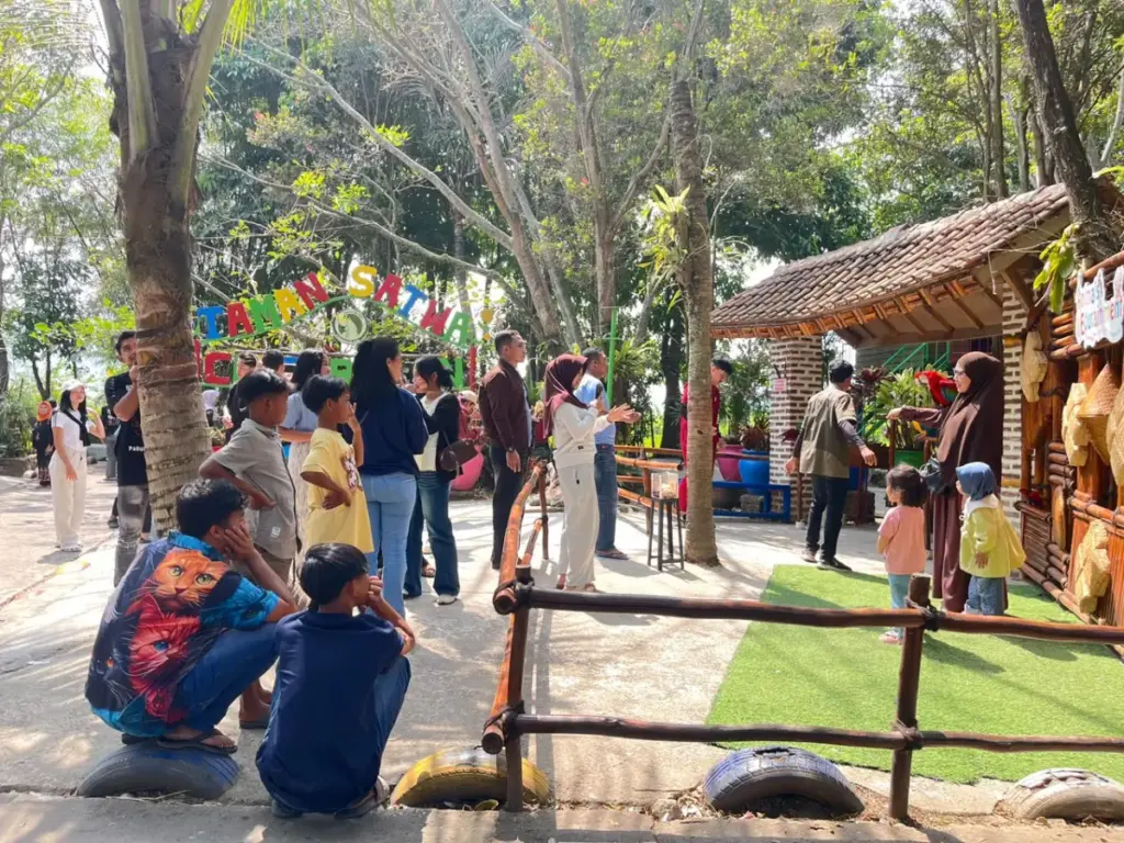 Libur Sekolah, Kunjungan ke Taman Satwa Cikembulan Meningkat Taman Satwa Cikembulan, Kecamatan Kadungora, Garut. (Rizka/Radar Garut)