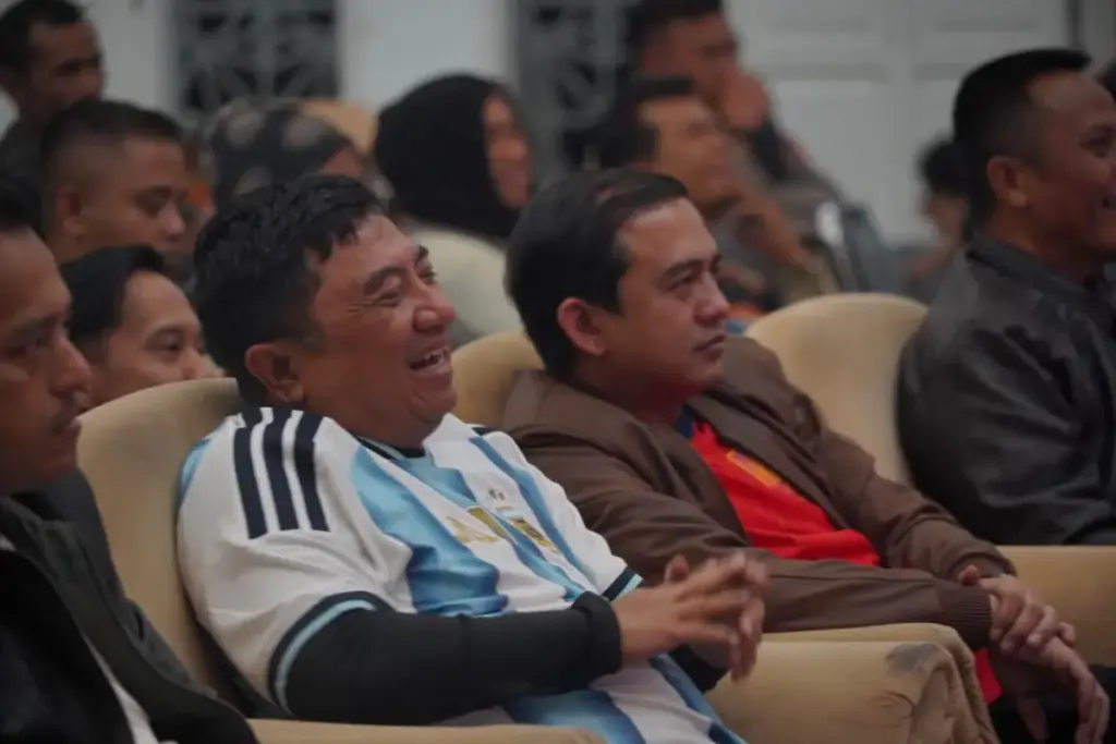 Bupati Garut, Abdusy Syakur Amin (Kiri), Ketua DPRD Garut, Aris Munandar (kanan). (istimewa)