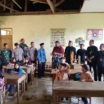 Dewan Yudha Mengunjungi SDN 1 Sukanagara, Kecamatan Peundeuy. (Feri/Radar Garut)