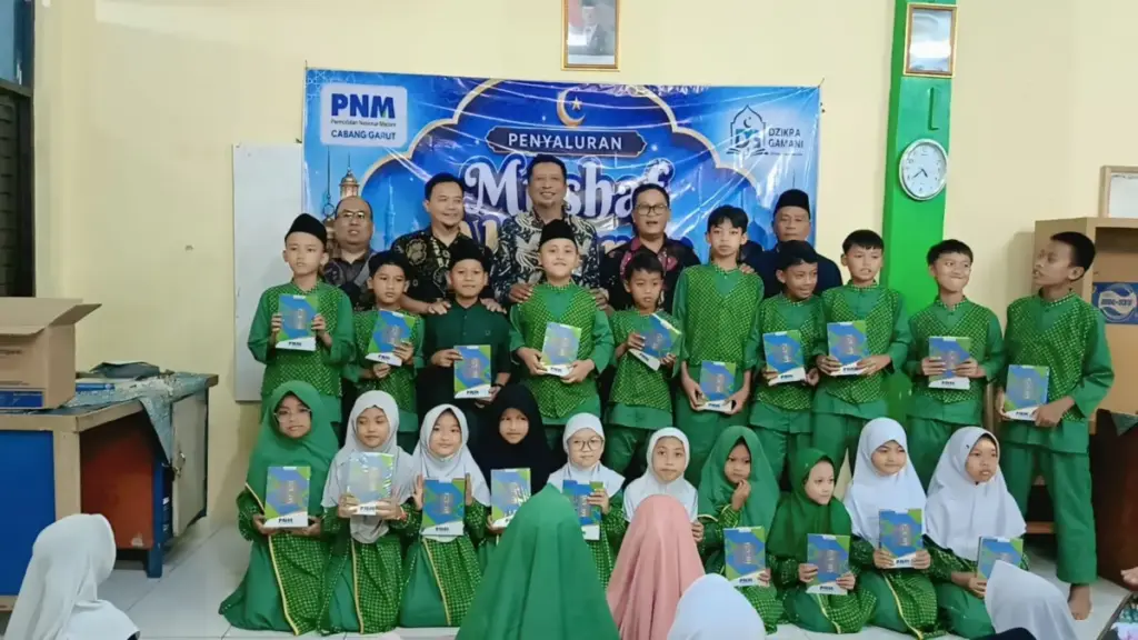 PNM Garut Salurkan Mushaf Al-Qur’an untuk Santri istimewa