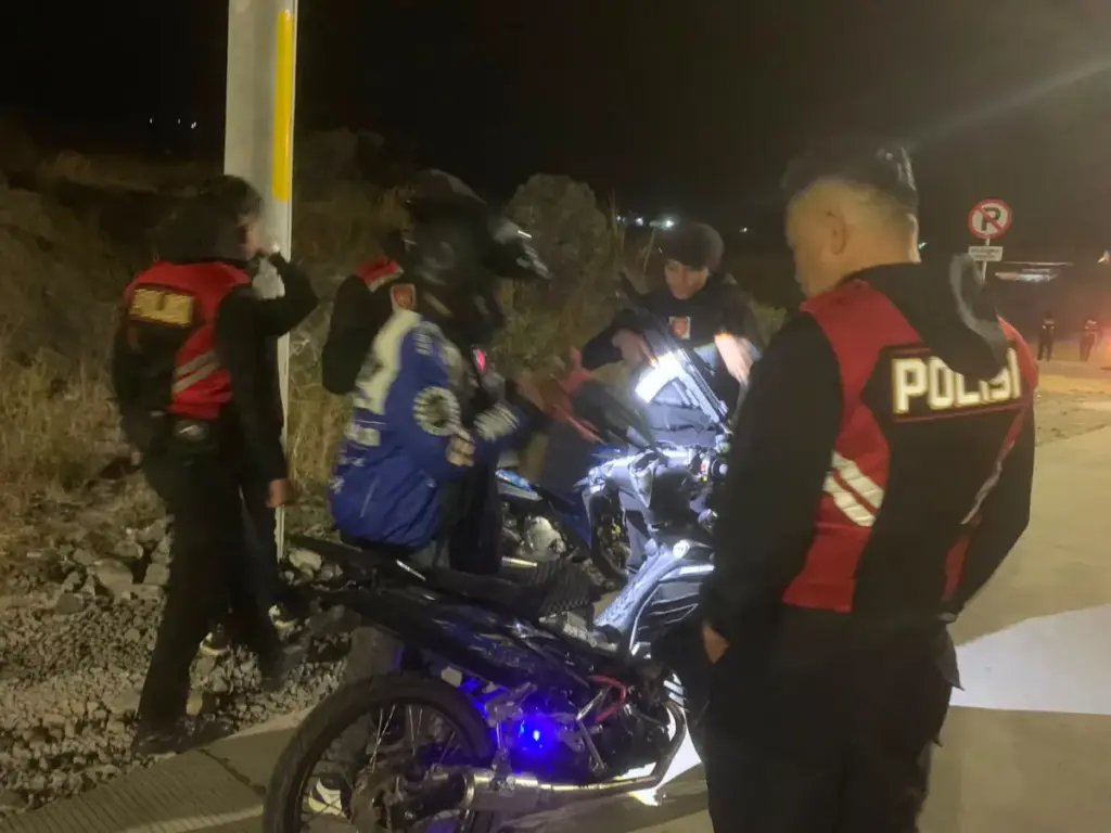 Jam Malam Pelajar Mulai Diterapkan di Garut, Polisi Intensifkan Patroli hingga Dini Hari Razia Knalpot Brong oleh Polres Garut. (Istimewa)