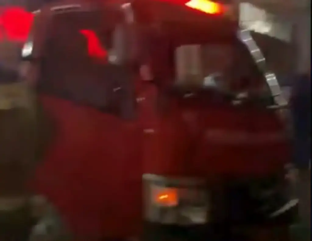 Api Lahap Rumah Semi Permanen di Leles, Dua Unit Mobil Damkar Dikerahkan (Istimewa)